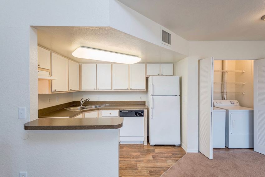 St. Cloud Village Apartments, 201 St Cloud Village Court, Kissimmee, FL